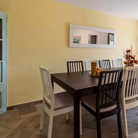 Holiday home Ca Laiguader Casa Rural En Entorno Natural En El Girones *